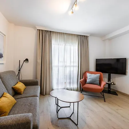Wyndham Beach & Pool Getaway * Fuengirola