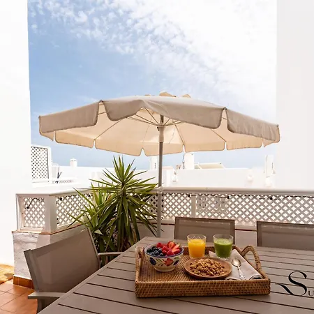 Wyndham & Pool Getaway *